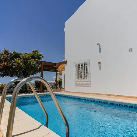 Margret Con Piscina Privada En Vila